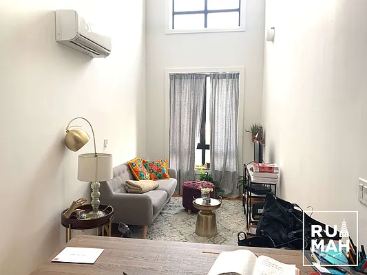 Rented by Rumah Realty Inc | media 8