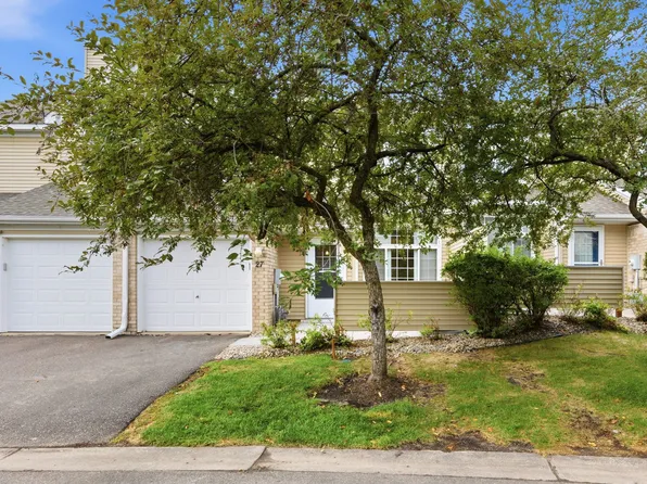 2280 Ranchview Ln N Unit 27, Plymouth, MN 55447