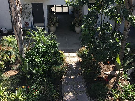 3rd image of 1245 N Orange Dr APT 2