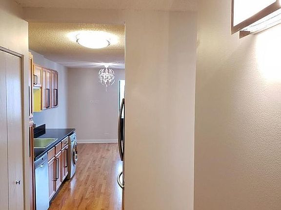 5th image of 606 E Woodland Park #512