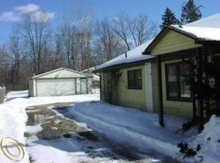 1259 E Lake Dr, Novi, MI
