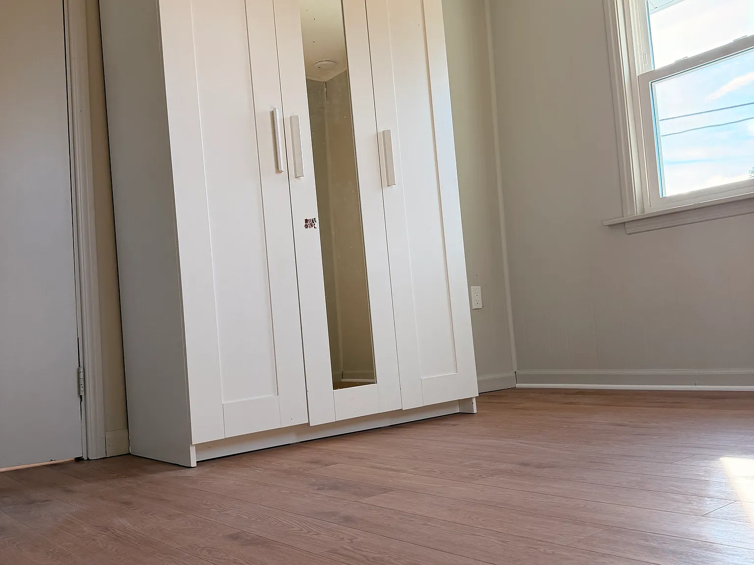 3 bed, 1.5 bath, $2,500 — Photo 3