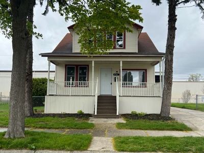 678 Cleophus Pkwy, Lincoln Park, MI, 48146