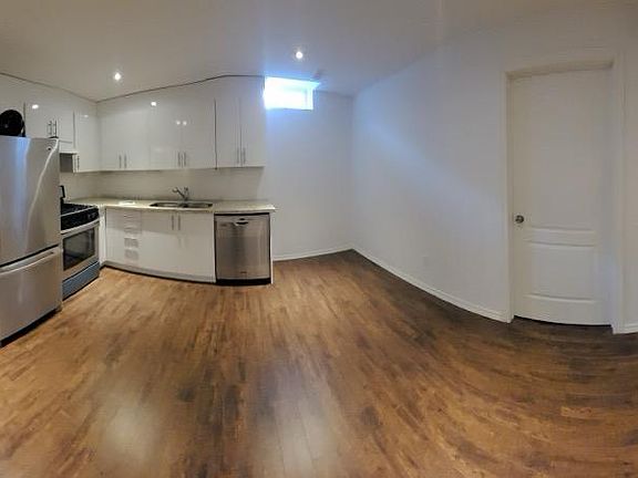 3rd image of 8 Vipond Way #1
