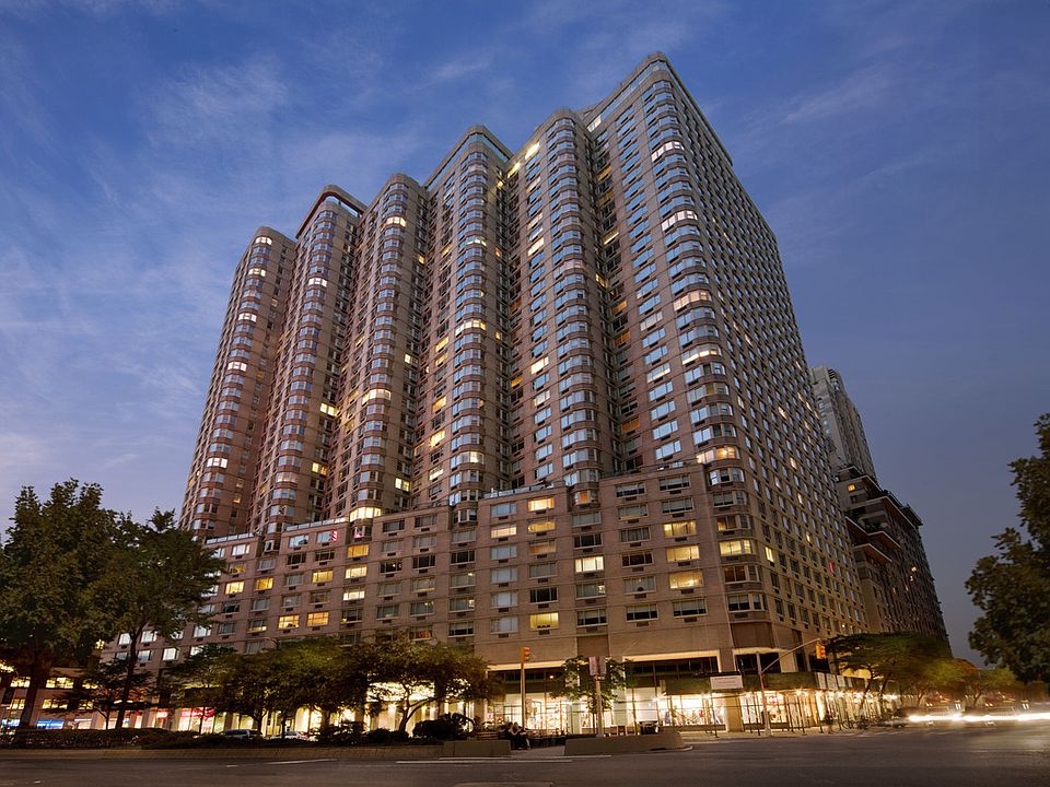 1st image of 30 W 63rd St APT 3L