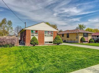27 The Westway, Toronto, ON M9P 2B2