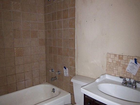 4th image of 1501 Beatrice Dr