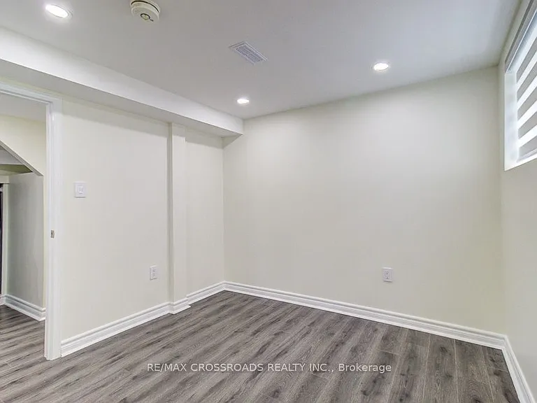 55 Gondola Cres — Photo 13