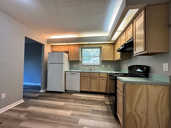 4th image of 2583 S Eiffel Cir
