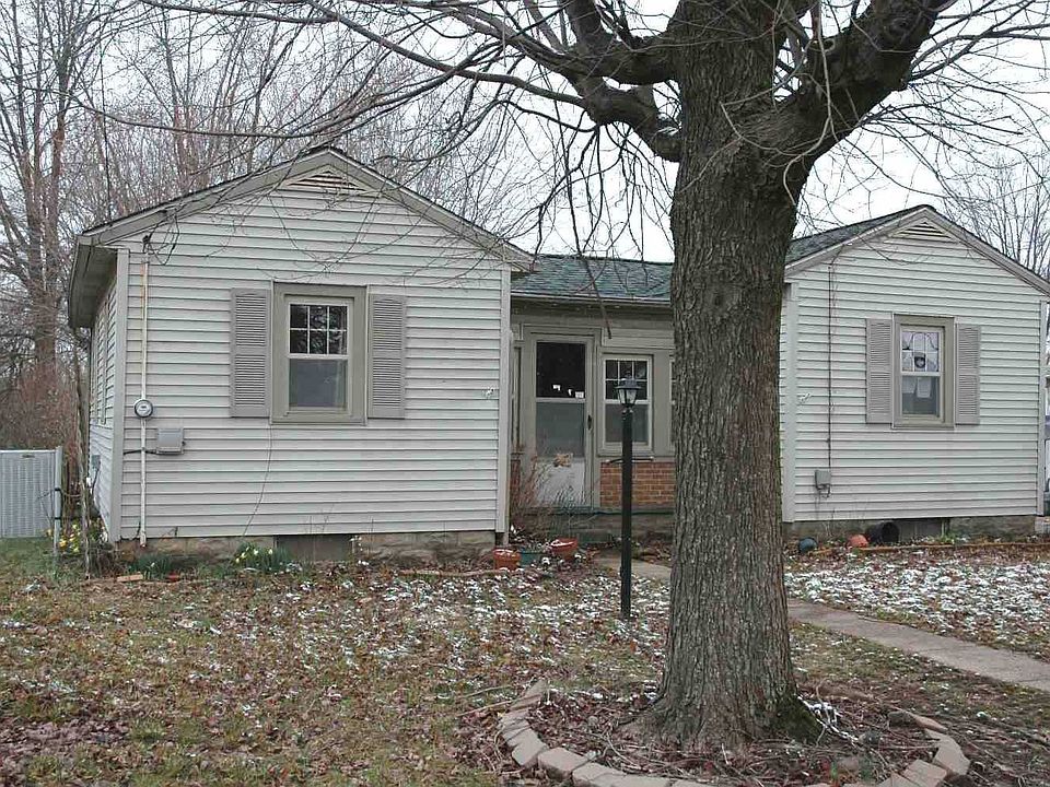 1st image of 1110 N Van Buren St