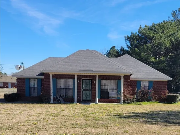 714 Chappie James Ave #B, Tuskegee, AL 36083