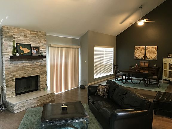 Living room high ceiling 
