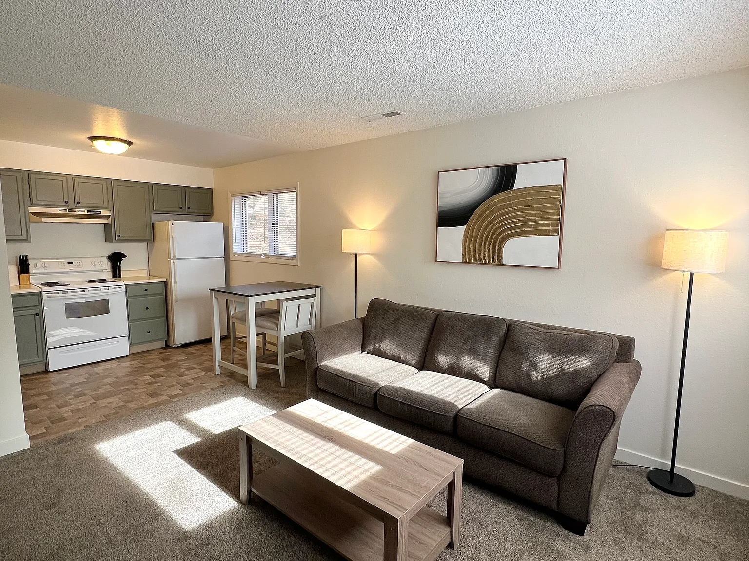 1 bed, 850 sqft, $1,995 — Photo 1