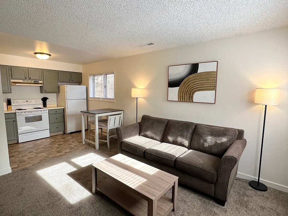 1512 Lake Elmo Dr #3