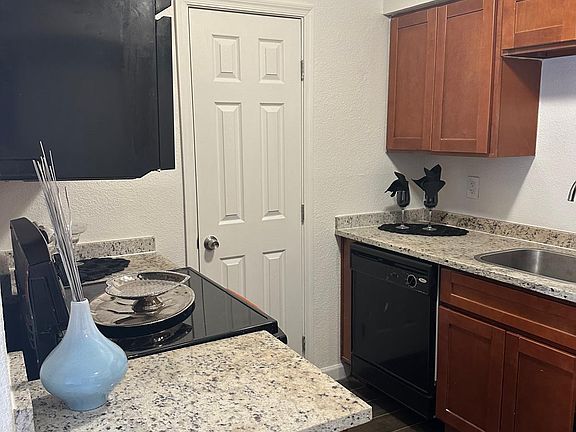 4th image of 4434 N 7th Ave #314