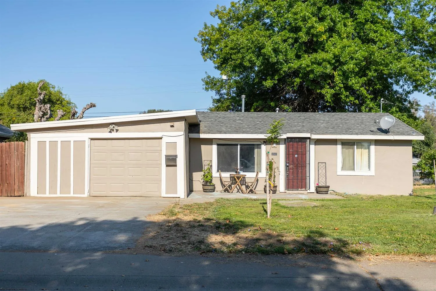 3943 Fig St photo 1