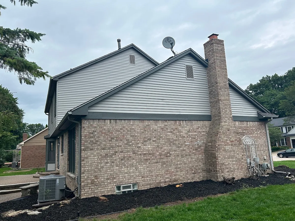 Building Photo - 5335 Standish Dr