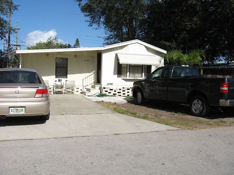 2nd image of 1005 50th Ave W