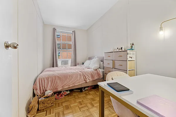 Rented by REAL New York | media 16