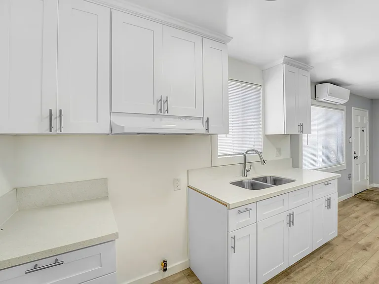 820 S Osage Ave — Photo 5