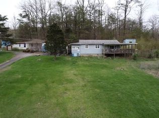210 Crooked Creek Rd, Scott Depot, WV 25560