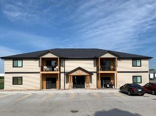 351 12th St NE, Sioux Center, IA 51250