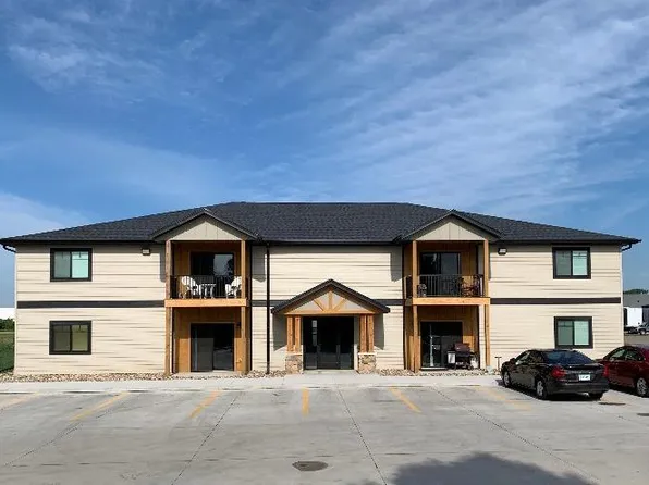 351 12th St NE, Sioux Center, IA 51250
