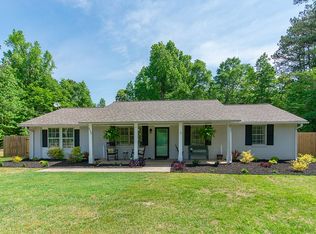8390 Forrest Rd, Grantville, GA 30220
