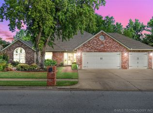 1304 E Boise St, Broken Arrow, OK 74012