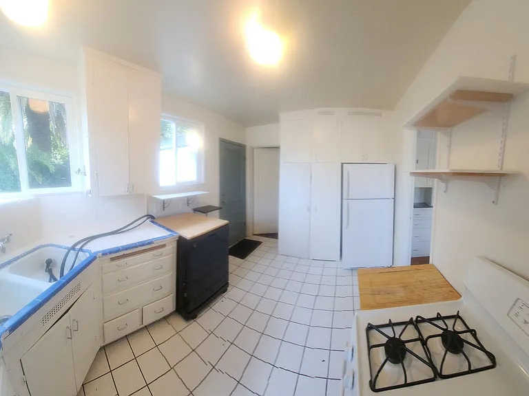 1690 Phillips Ln — Photo 40