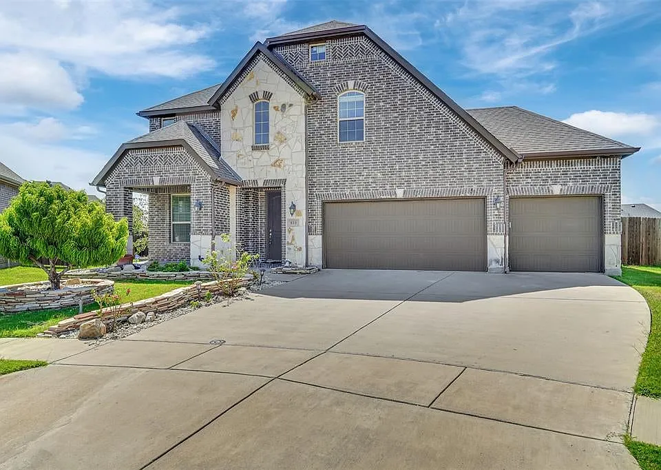 810 Acadia Ct