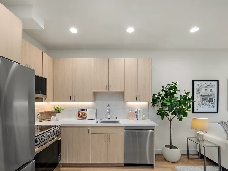 B1004 N 48th St — Photo 10