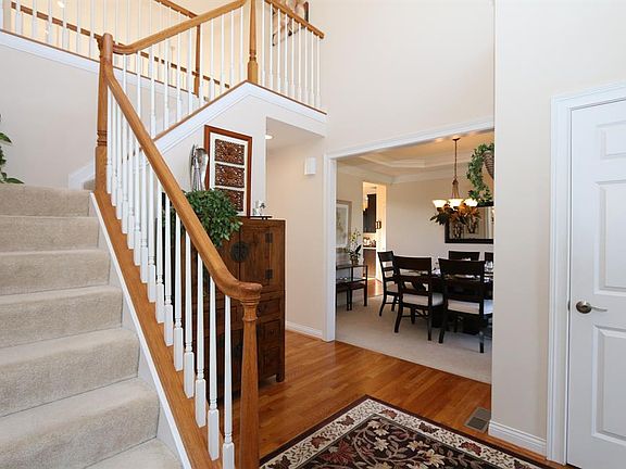 4th image of 823 Miamiridge Dr
