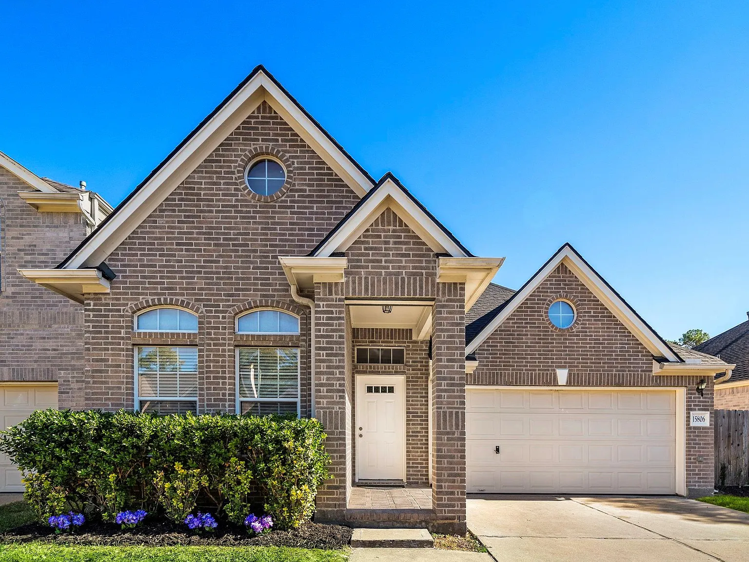 3 bed, 2.0 bath, 1612 sqft, $2,500 — Photo 1