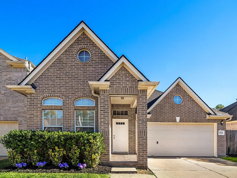 15806 Collinsville Dr