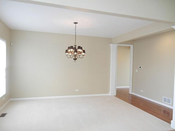 3rd image of 4042 Diana Ct