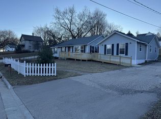 404 Pine St, Mineral Point, WI 53565