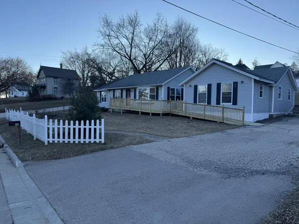 404 Pine Street, Mineral Point, WI 53565