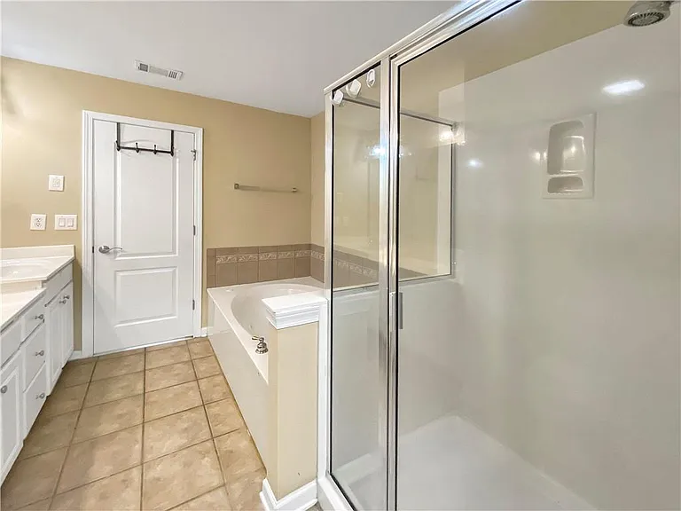 2511 Gadsen Walk — Photo 30