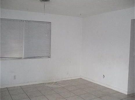 3rd image of 5034 SW 93rd Ave