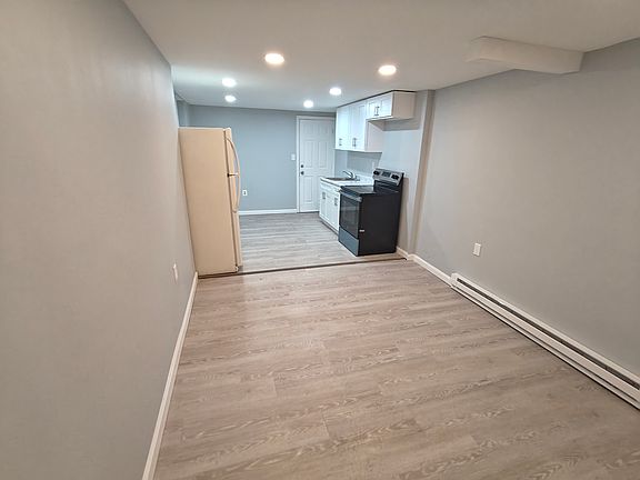 4th image of 62 Seymour Ave #1