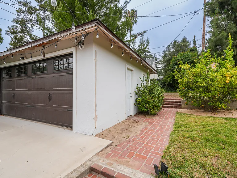1215 Meadowbrook Rd — Photo 38
