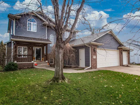 677 Bison Trl, Dakota Dunes, SD 57049