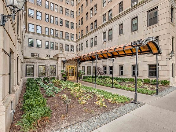 2nd image of 3520 N Lake Shore Dr APT 4E