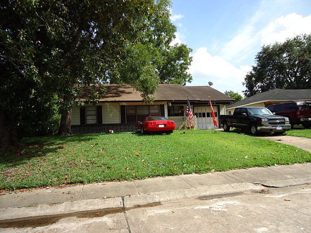 1st image of 308 Wisteria St