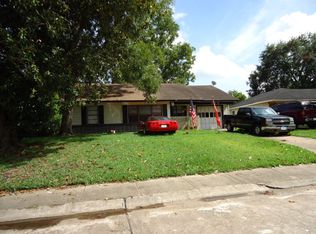 308 Wisteria St, Lake Jackson, TX 77566
