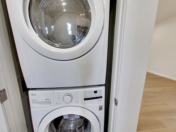 3rd image of 1260 Vallejo St #1264A