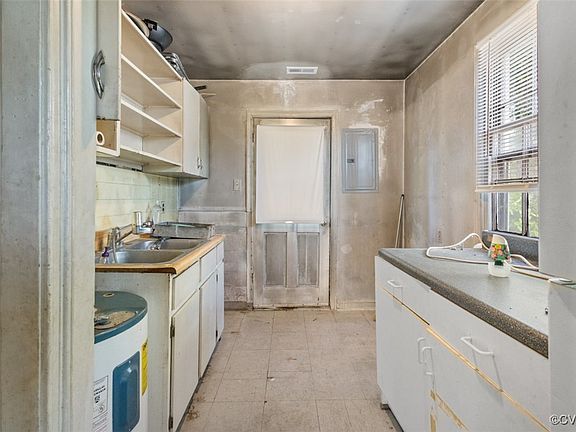 5th image of 1512 Glenside Dr