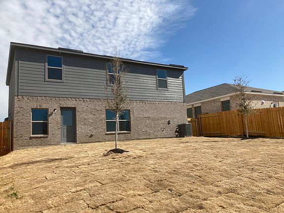 4th image of 2033 Delta Downs Dr