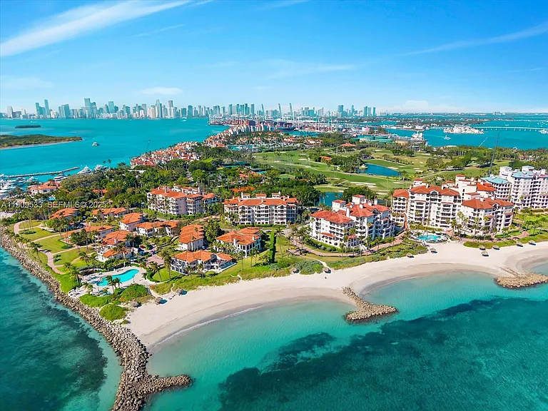 19116 Fisher Island Dr #19116 — Photo 27